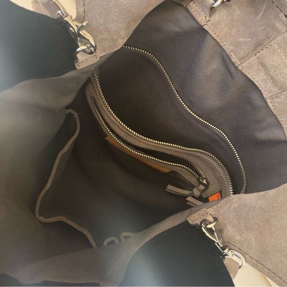 NWOT Ramy Brook Suede Two Tone Black Tan/Taupe Spacious Bucket Bag - Picture 4 of 6